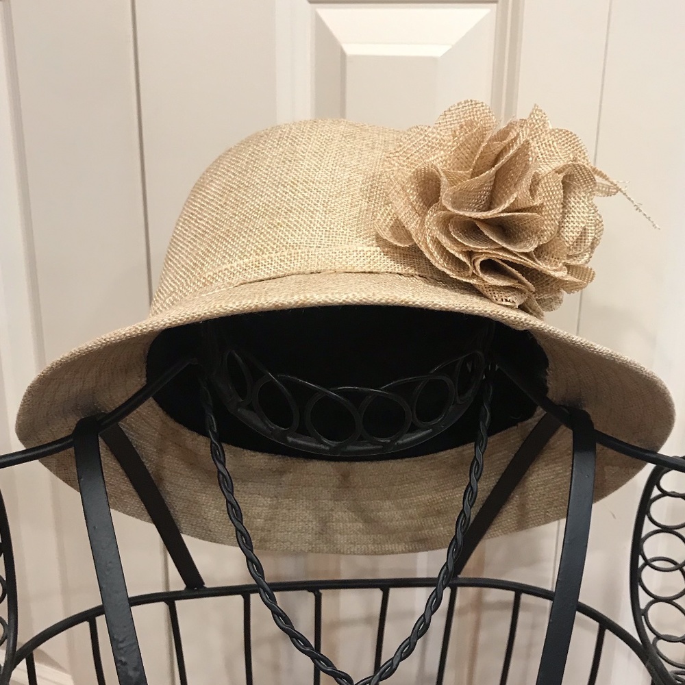 Girl's bowler hat